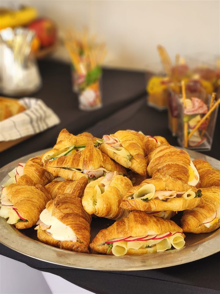 Slané plněné croissanty na rautu